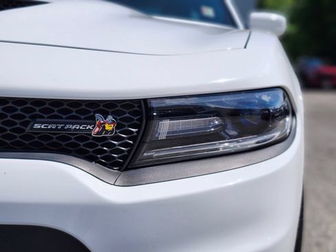 Used 2015 Dodge Charger R/T Scat Pack RWD image 10
