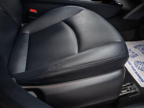 Certified 2021 Toyota Prius FWD image 37