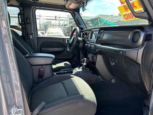 Used 2023 Jeep Wrangler Unlimited AWD/4WD image 27