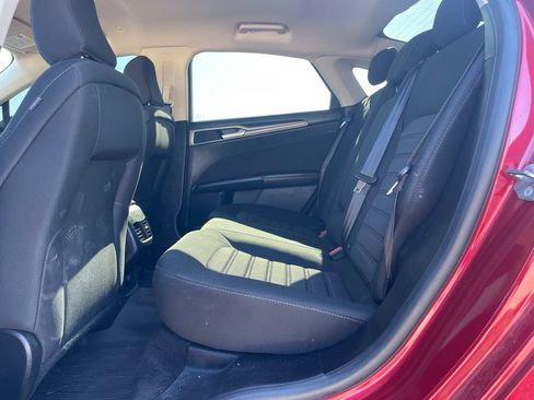 Used 2020 Ford Fusion SE FWD image 9