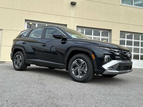 New 2026 Hyundai Tucson Blue SE image 2