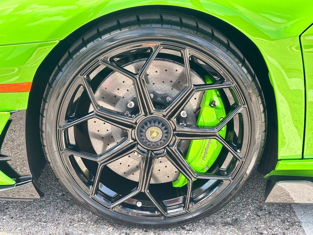 Used 2019 Lamborghini Aventador SVJ AWD/4WD image 20