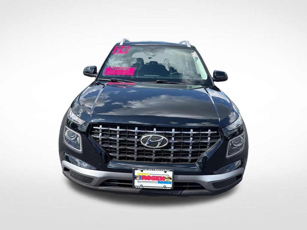 Certified 2024 Hyundai Venue SEL FWD image 8