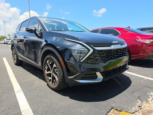 Certified 2024 Kia Sportage EX FWD image 3