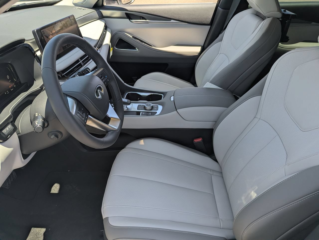 Certified 2027 INFINITI QX60 Luxe w/ Family Package AWD/4WD image 12