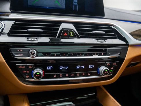 Used 2020 BMW 540i xDrive w/ M Sport Package image 24