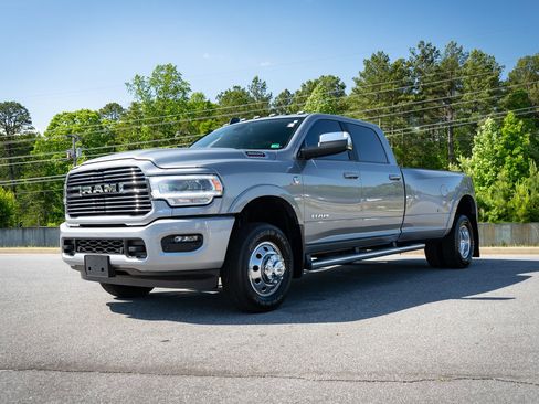 Used 2022 RAM 3500 Laramie AWD/4WD image 3