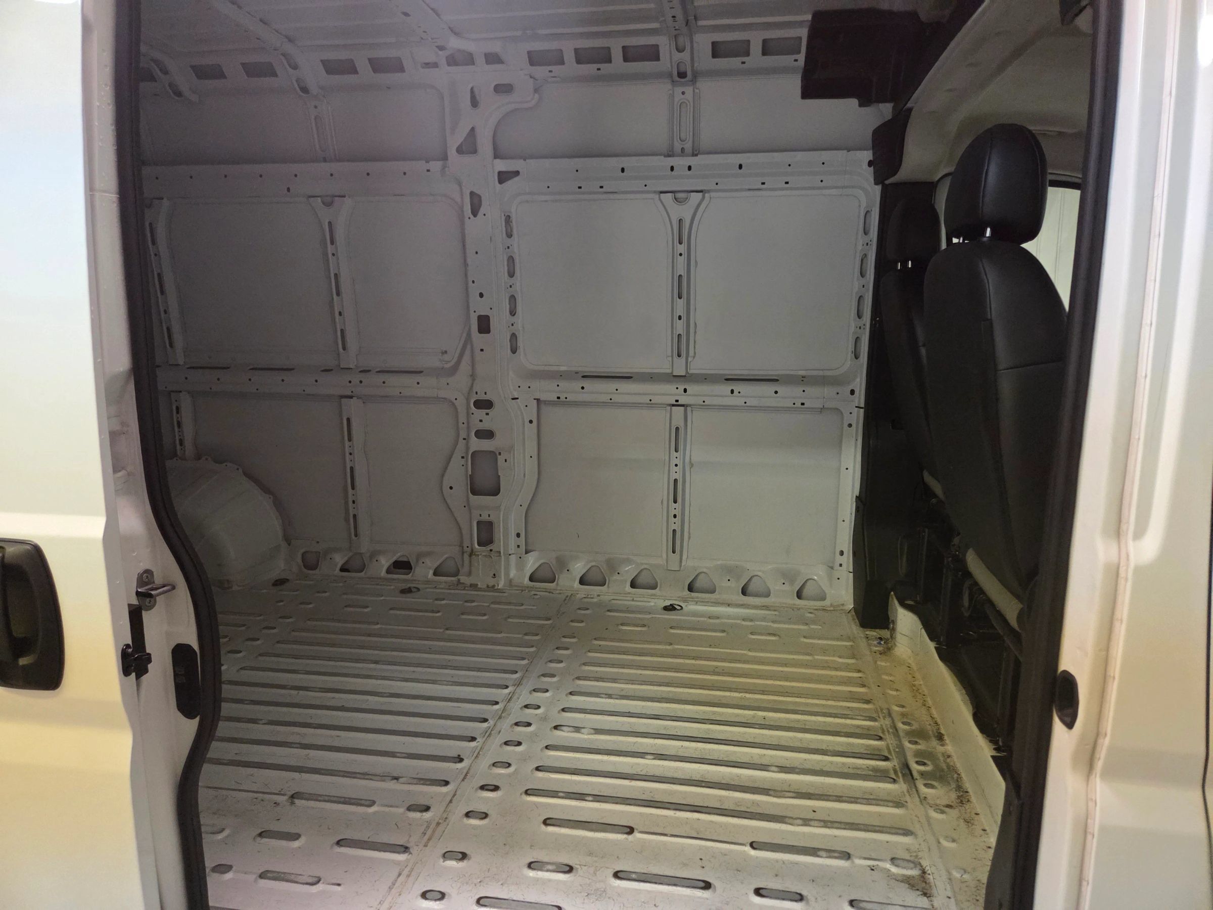 Used 2025 RAM ProMaster 2500 w/ Convenience Group FWD image 30