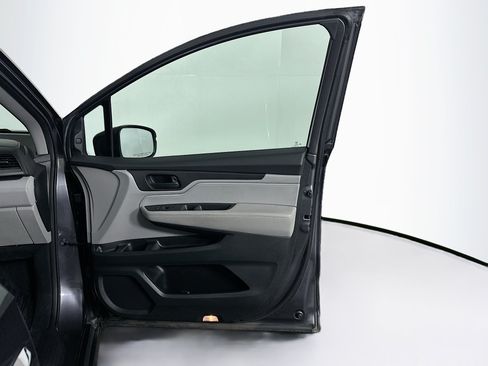 Used 2018 Honda Odyssey EX image 30