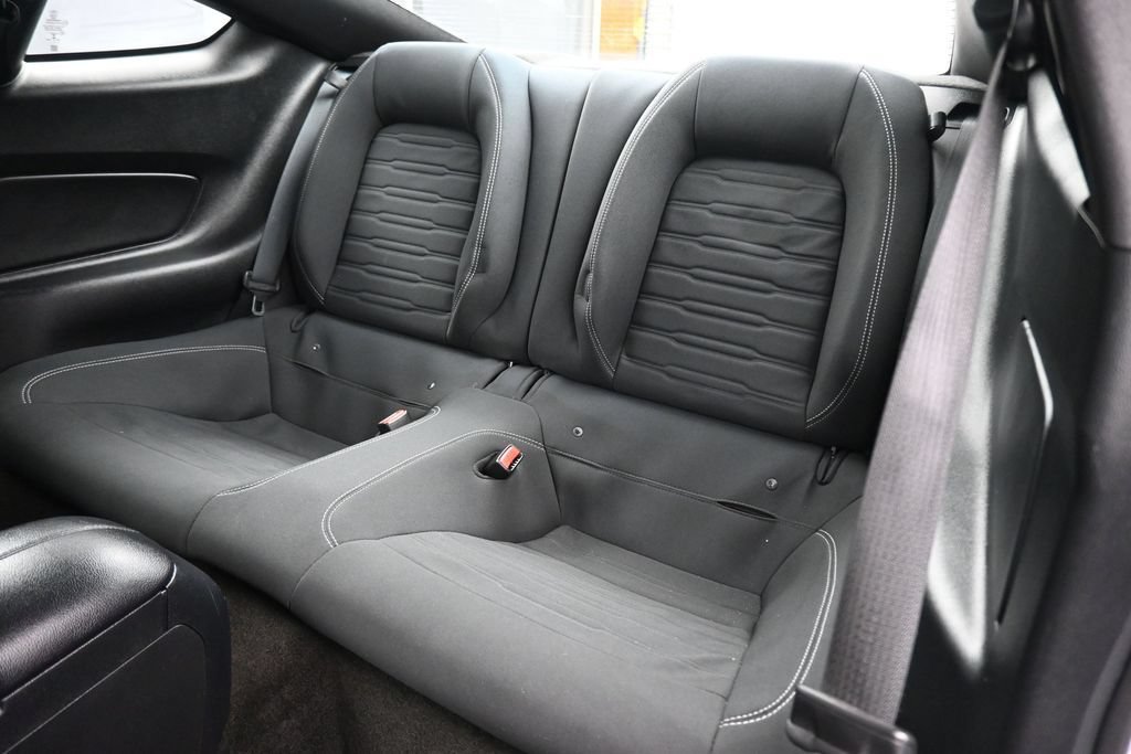 Used 2017 Ford Mustang Coupe RWD image 29