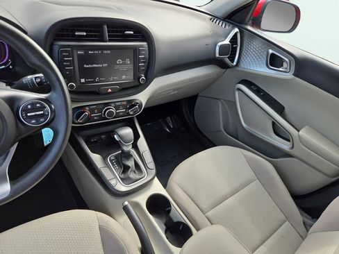 Used 2023 Kia Soul LX w/ LX Technology Package image 22