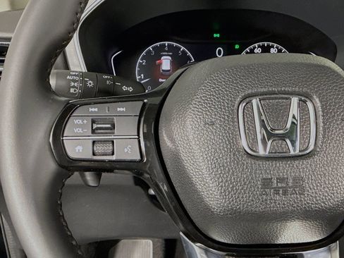 Used 2023 Honda Pilot Touring image 14