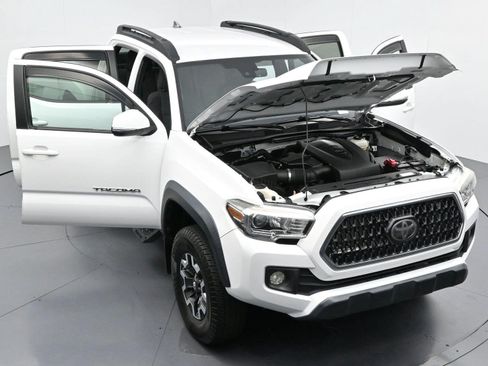 Used 2018 Toyota Tacoma TRD Off-Road AWD/4WD image 41