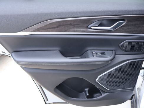 New 2026 Jeep Grand Cherokee Limited AWD/4WD image 18