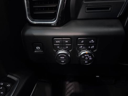 Certified 2024 GMC Sierra 1500 Denali image 24