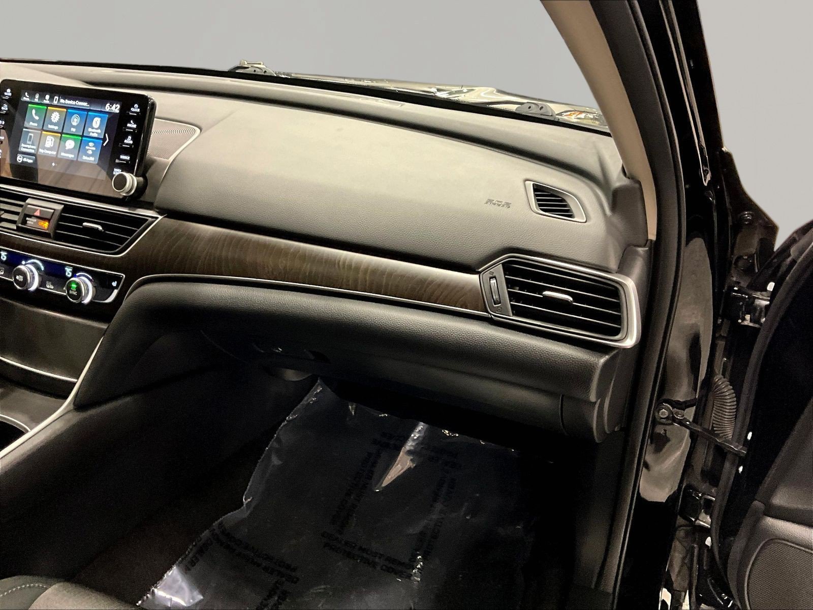Used 2018 Honda Accord EX image 26