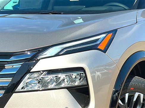 New 2026 Nissan Rogue Platinum w/ Platinum Premium Package image 4