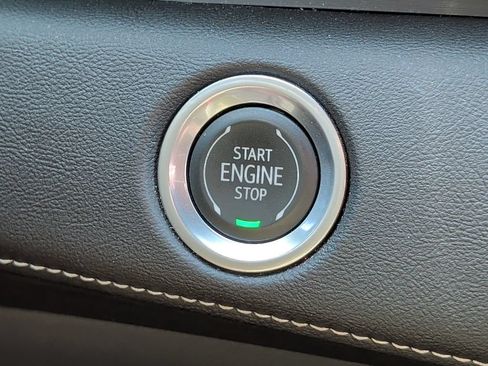 Used 2023 Cadillac Escalade Premium Luxury AWD/4WD image 26