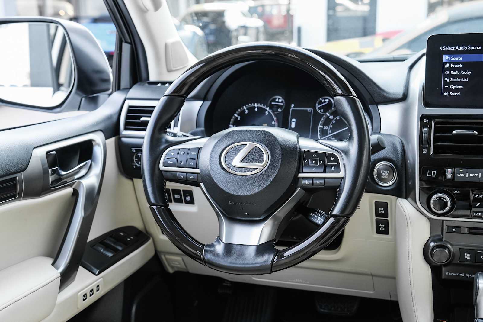 Used 2022 Lexus GX 460 Luxury w/ Sport Design Package AWD/4WD image 21
