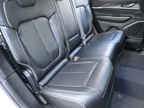 Used 2023 Jeep Grand Cherokee 4WD 4xe image 21