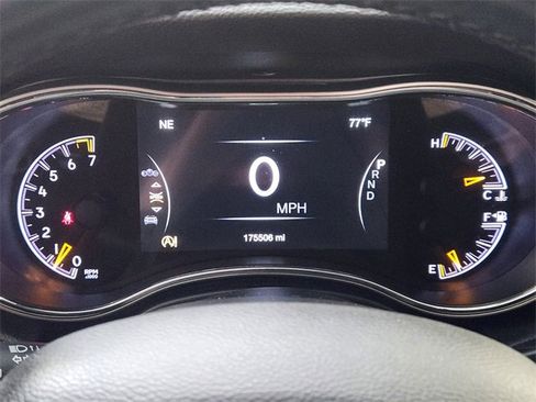 Used 2019 Jeep Grand Cherokee Altitude image 15