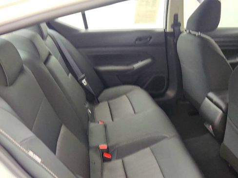 Used 2024 Nissan Altima 2.5 SV AWD/4WD image 21