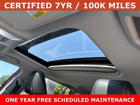Used 2021 Toyota RAV4 XLE Premium AWD/4WD image 16