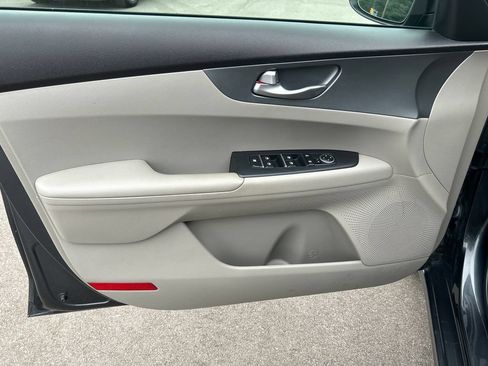 Used 2021 Kia Forte LXS FWD image 16