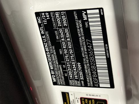 Certified 2025 Mercedes-Benz GLE 450e 4MATIC w/ Winter Package image 40