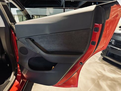 Used 2023 Tesla Model Y AWD image 19