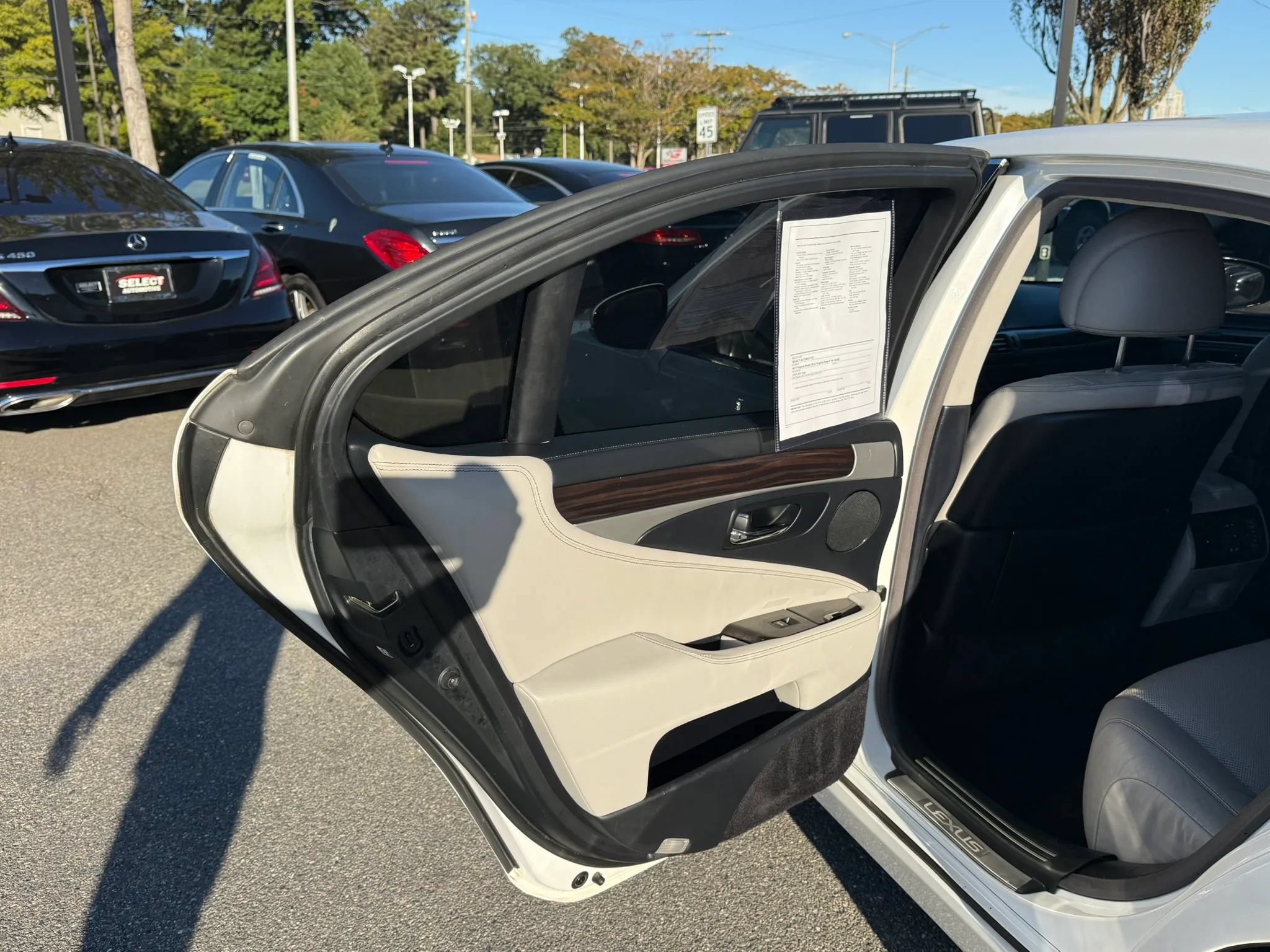 Used 2013 Lexus LS 460 AWD w/ Comfort Pkg image 18