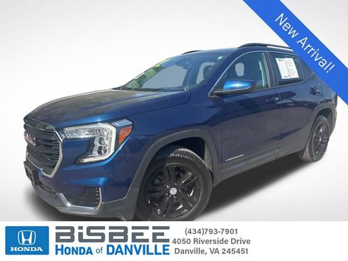 Used 2022 GMC Terrain SLE w/ Driver Convenience Package image 1