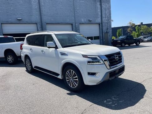 Used 2023 Nissan Armada SL w/ Captain's Chairs Package image 1