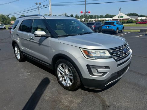 Used 2017 Ford Explorer Limited image 5