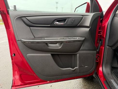 Used 2014 GMC Acadia SLT image 17