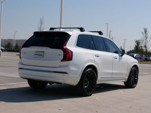 Used 2025 Volvo XC90 T8 Core w/ Climate Package AWD/4WD image 7