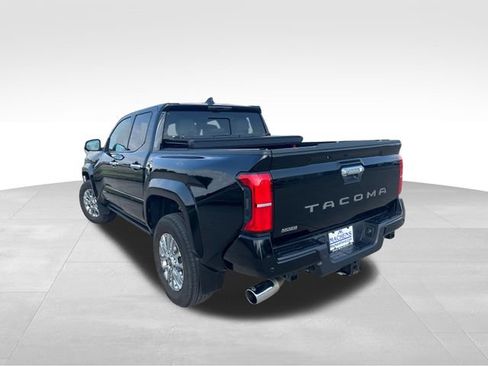 Used 2025 Toyota Tacoma Limited AWD/4WD image 5