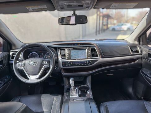 Used 2016 Toyota Highlander XLE image 10
