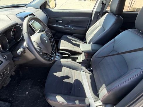 Used 2023 Mitsubishi Outlander Sport SE image 12