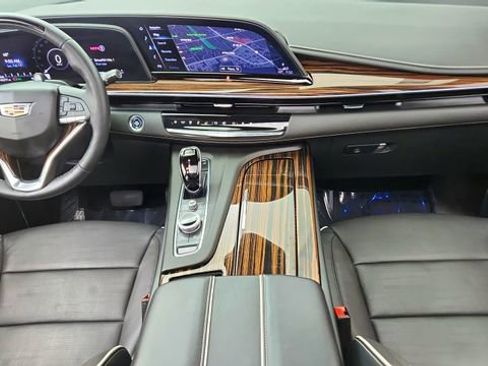 Used 2023 Cadillac Escalade Premium Luxury w/ Performance Package image 20