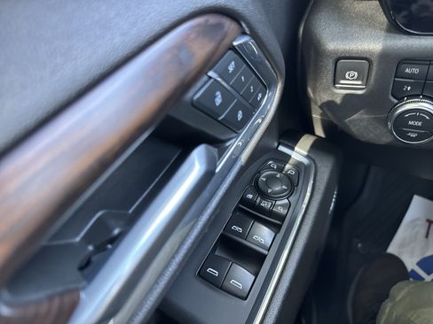 Used 2024 GMC Sierra 3500 SLT w/ SLT Convenience Package AWD/4WD image 34