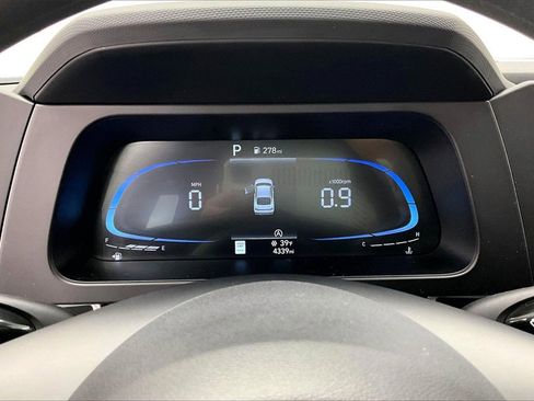 Used 2025 Hyundai Elantra SE image 20