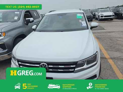 Used 2021 Volkswagen Tiguan SE FWD image 1