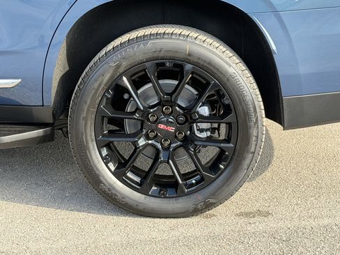 New 2026 GMC Yukon Elevation image 10