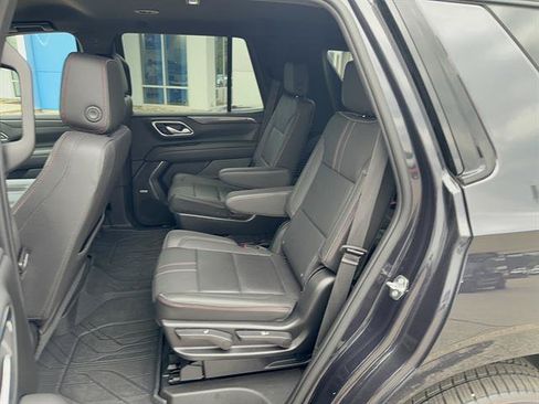 Used 2022 Chevrolet Tahoe RST w/ Luxury Package AWD/4WD image 11