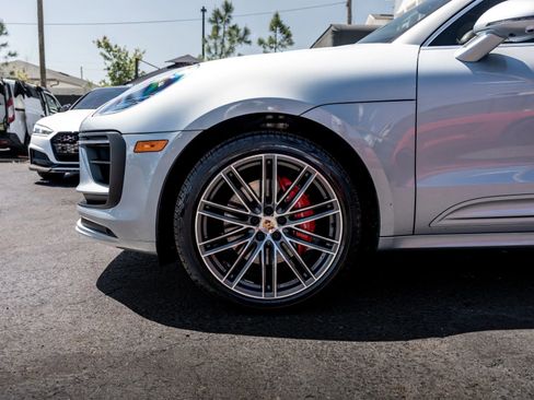 Used 2023 Porsche Macan S AWD/4WD image 32