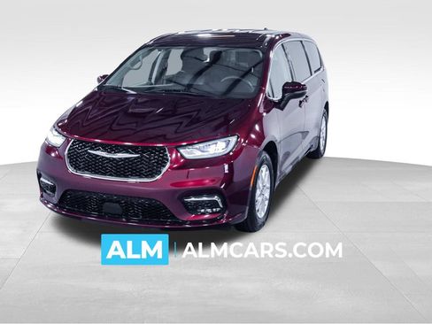Used 2023 Chrysler Pacifica Touring-L FWD image 1