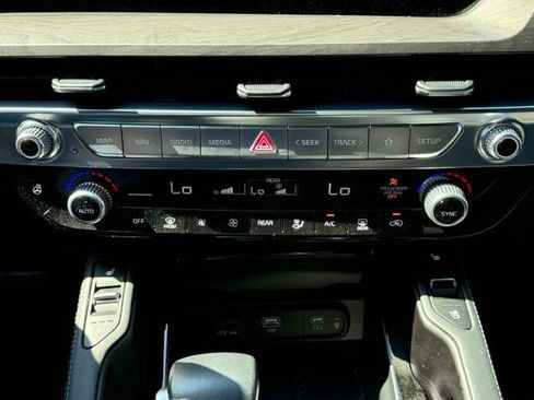 Used 2025 Kia Telluride SX Prestige X-Pro AWD/4WD image 28