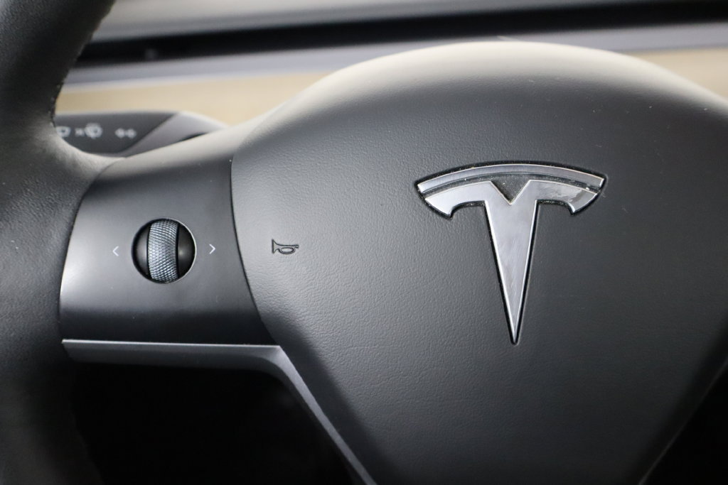 Used 2023 Tesla Model Y Long Range AWD/4WD image 8