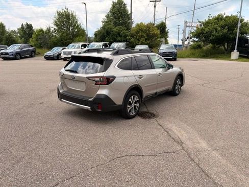Used 2020 Subaru Outback Limited w/ Popular Package #2 AWD/4WD image 4